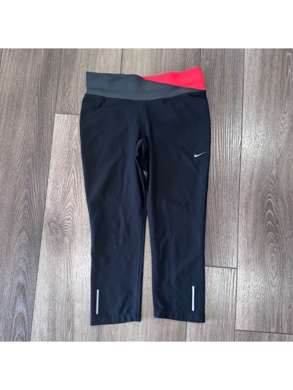 Nike Dri-FIT Women's Athletic Cropped Leggings Size Small